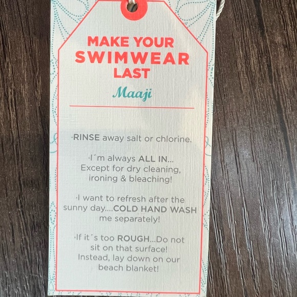 Maaji M tropical print reversible bikini top criss cross straps - Picture 9 of 10